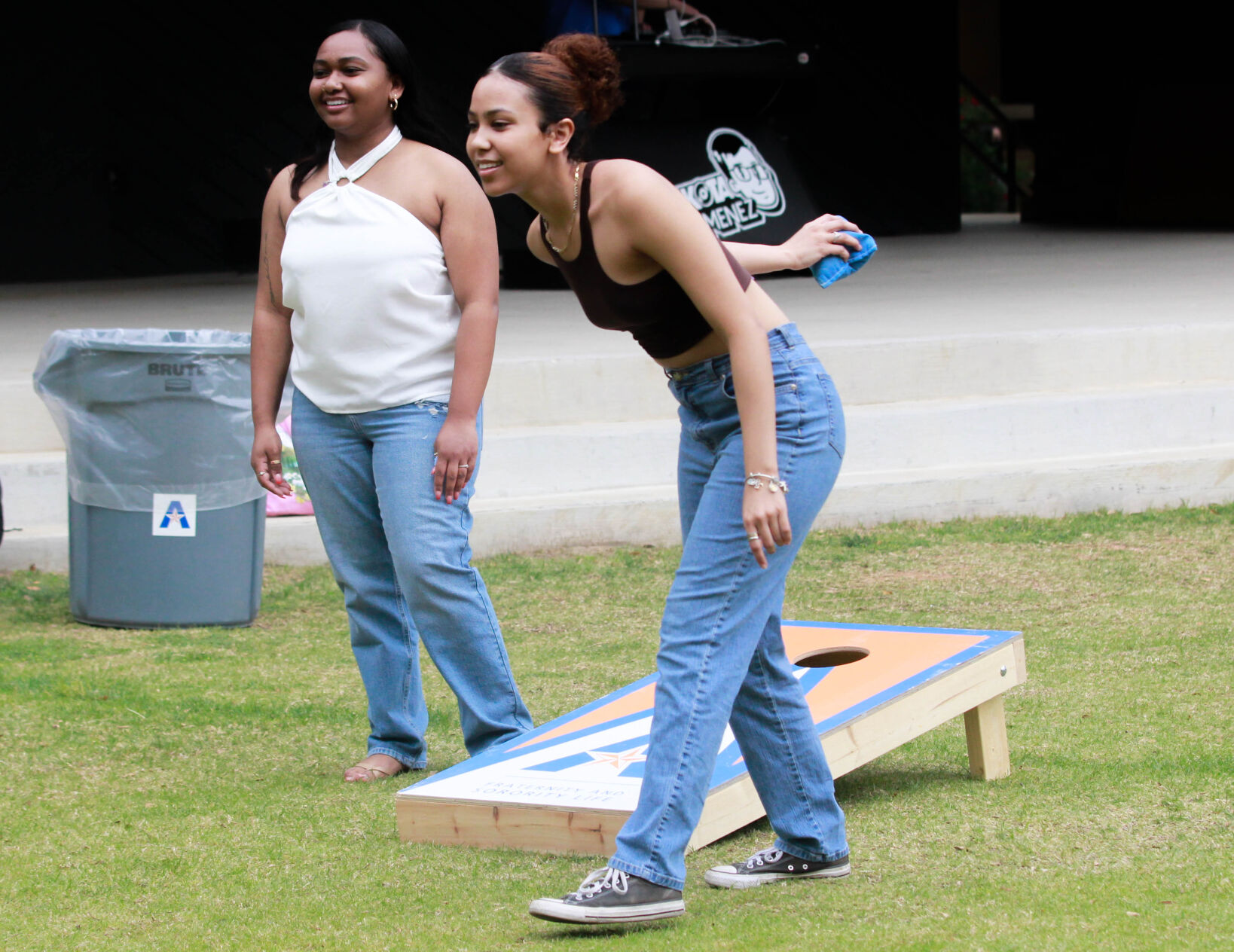 UTA students unwind, let loose during Finals Frenzy